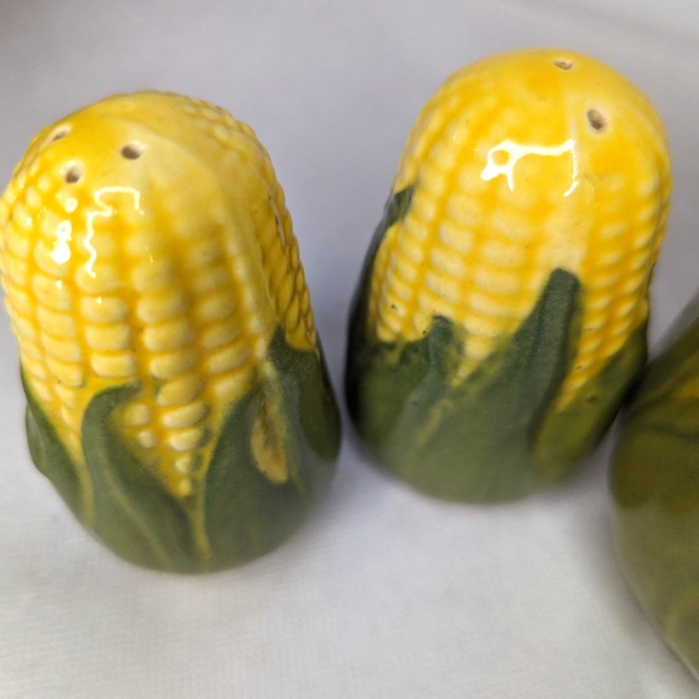 Vintage 1950's Shawnee Pottery Corn King Salt & Pepper Creamer - Picture 2 of 6
